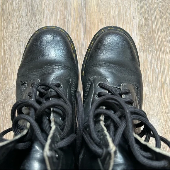 Vtg 90's 1460 Dr. Martens Boots Made in England 8 Eyelet Black UK 8 - Men’s US 9 - Picture 10 of 16